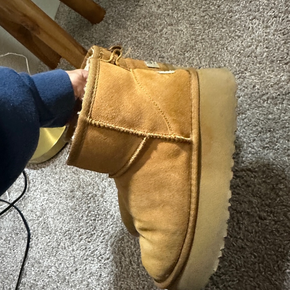 Platform Ugg Minis - image 5